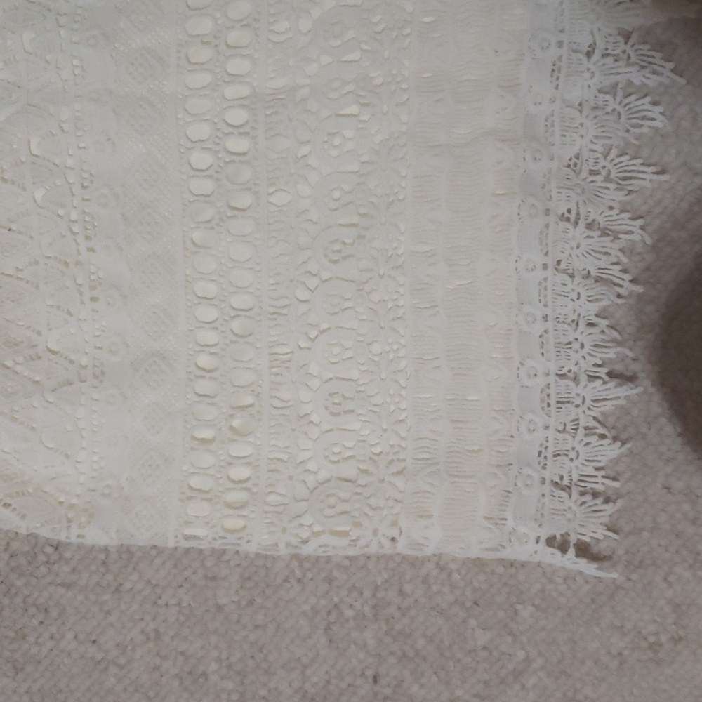 Gianni Bini Lace Mini Skirt NWOT - Picture 2 of 4